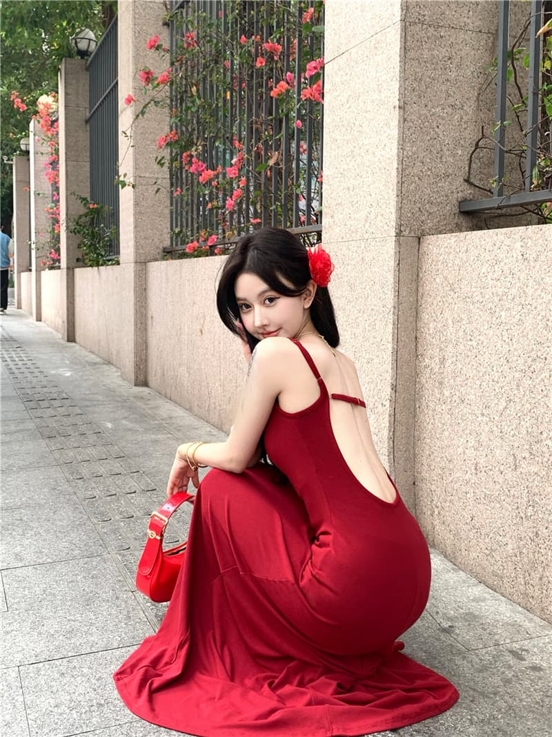 赤コーデ 赤コーデ 優美な背中魅せマキシワンピース