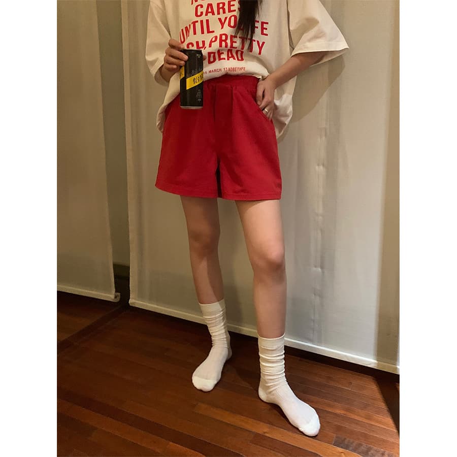 赤コーデ 赤コーデ ゆったりリラックスショートパンツ