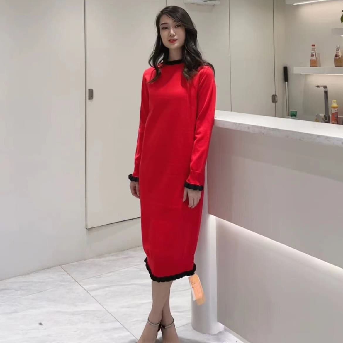 赤コーデ 赤コーデ 黒縁取りニットロングワンピース