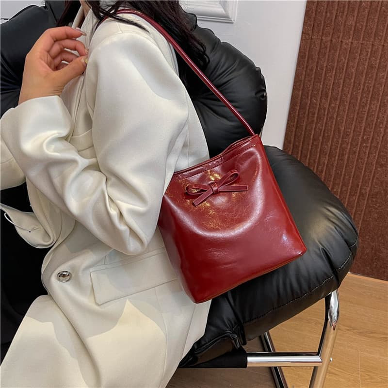 赤コーデ リボン付きミニハンドバッグ