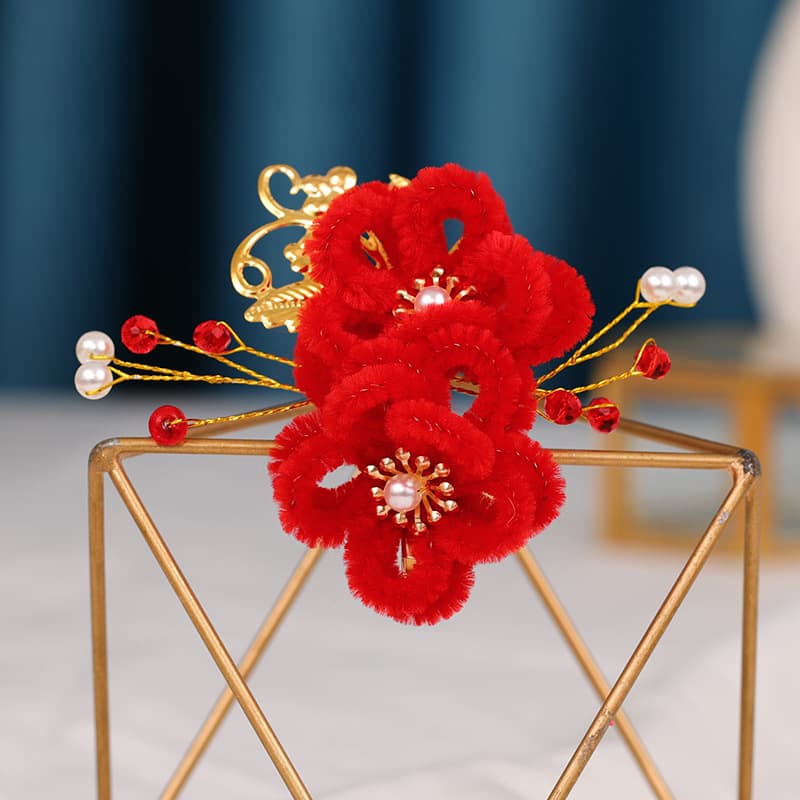 赤コーデ 花かざり パール飾り ヘアクリップ
