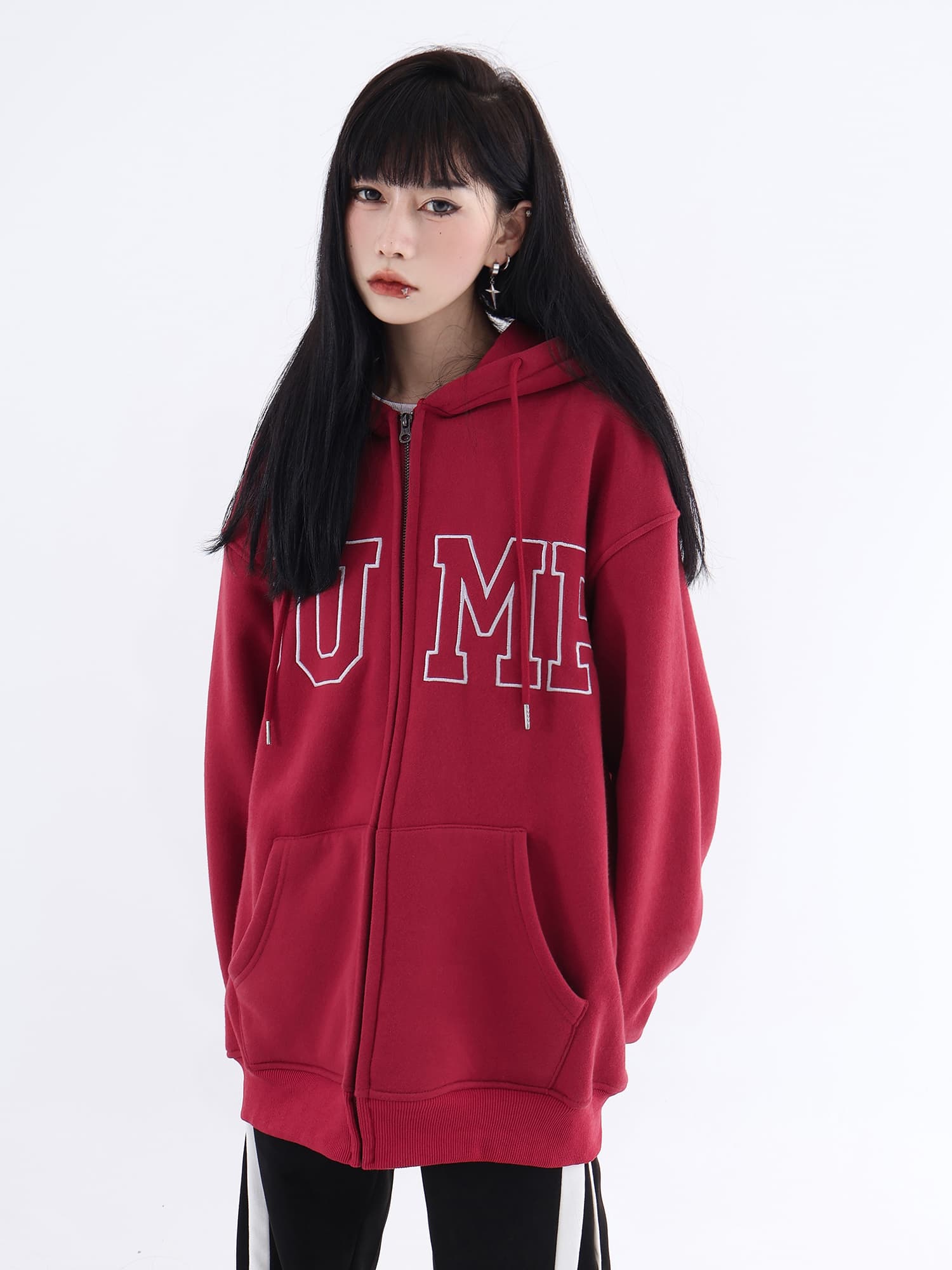 赤コーデ 赤コーデ ゆったり学院風ジップパーカー