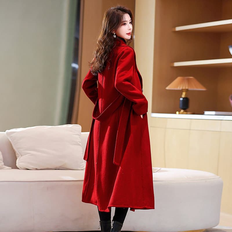 赤コーデ ベルト付きロング丈ラップコート