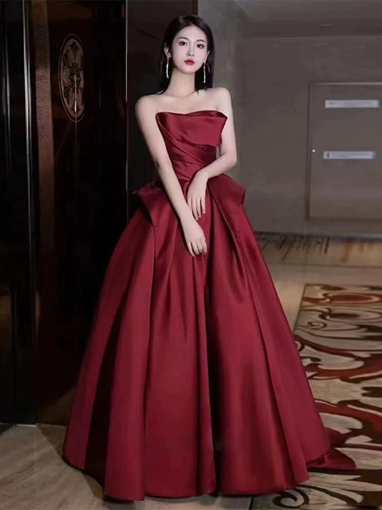 赤コーデ シンプル優美なサテンロングドレス