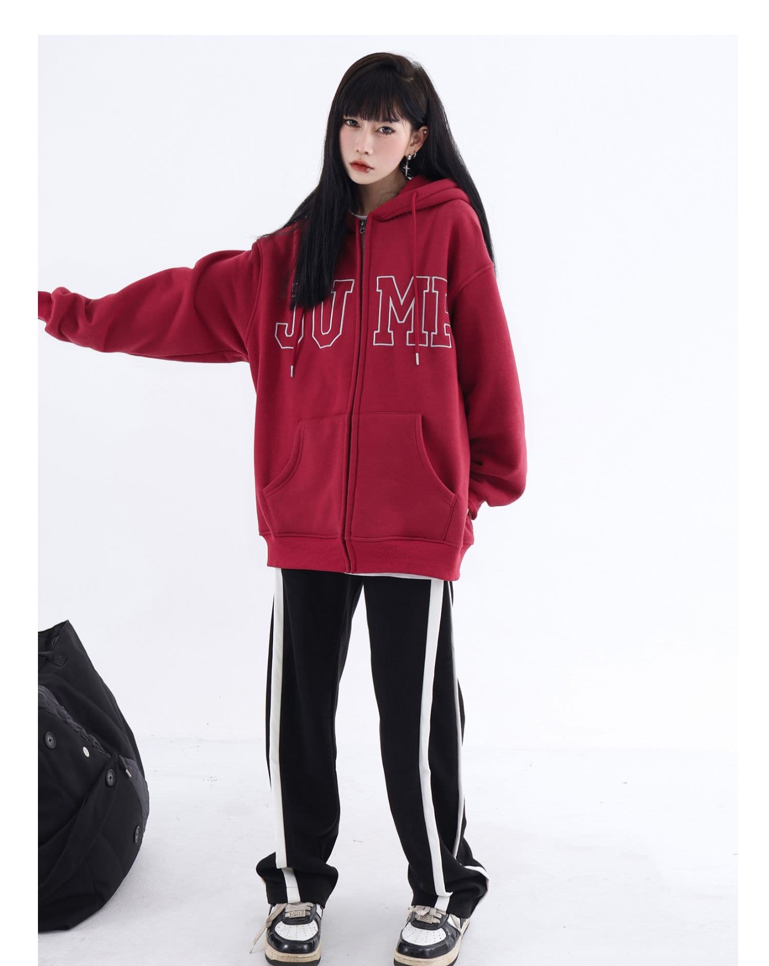 赤コーデ 赤コーデ ゆったり学院風ジップパーカー