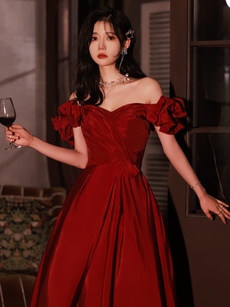 赤コーデ オフショルダーフリル姫系ボリュームドレス